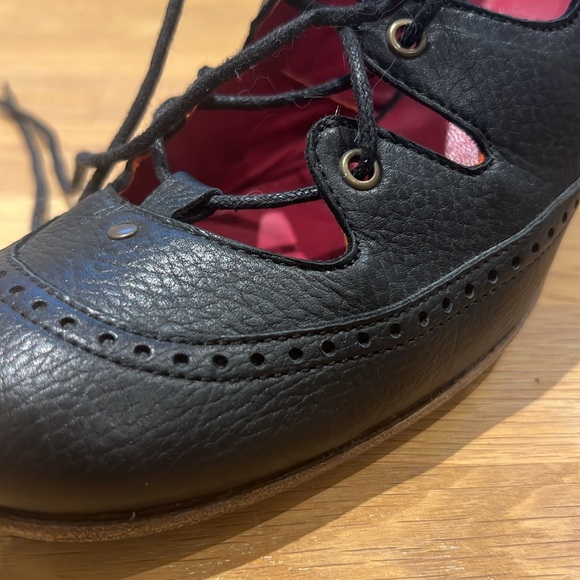 TO & CO laced leather heels (size 38.5) - Picture 10 of 11